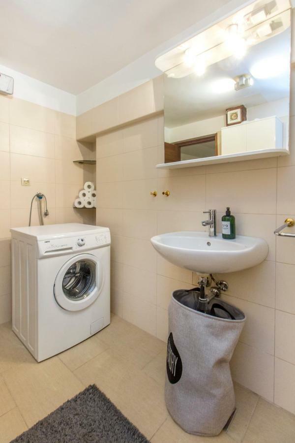 Apartment Ivan City Center ชิเบนิก ภายนอก รูปภาพ